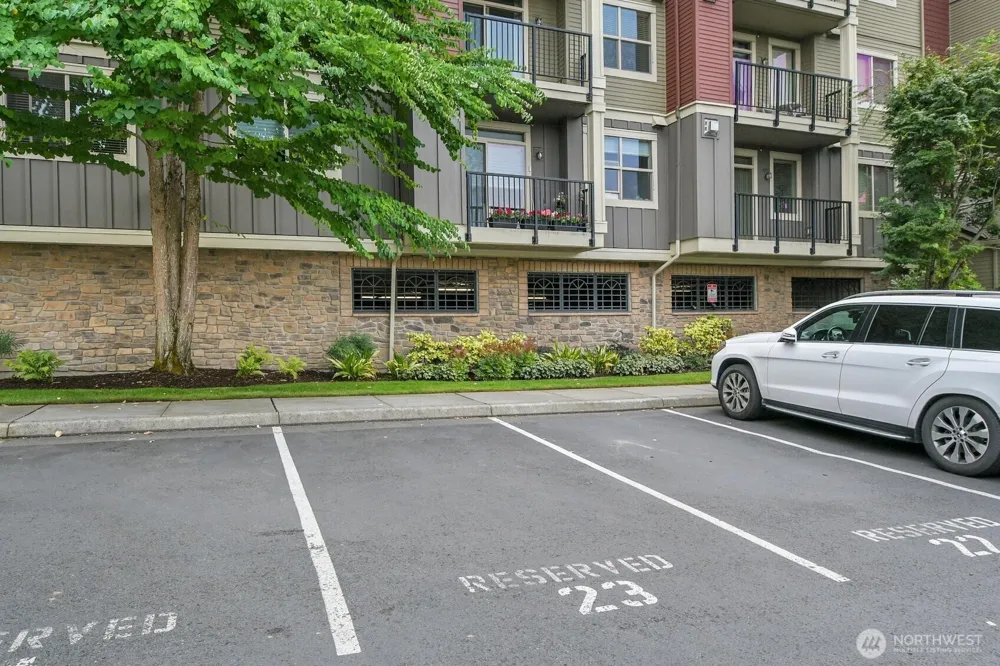 6800 132nd Place SE #E-401 Newcastle, WA 98059