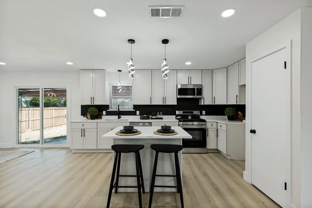 2553 Dorrington Drive Dallas, TX 75228