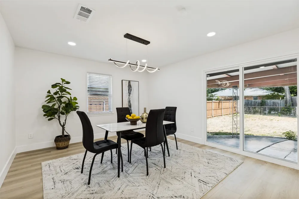2553 Dorrington Drive Dallas, TX 75228