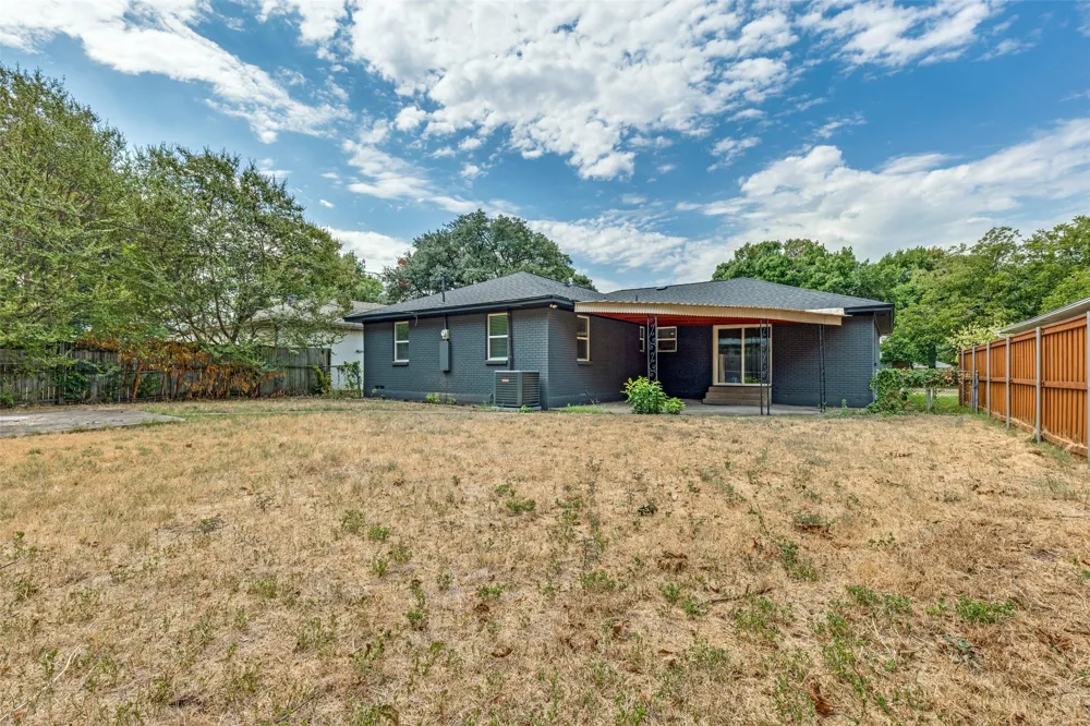 2553 Dorrington Drive Dallas, TX 75228