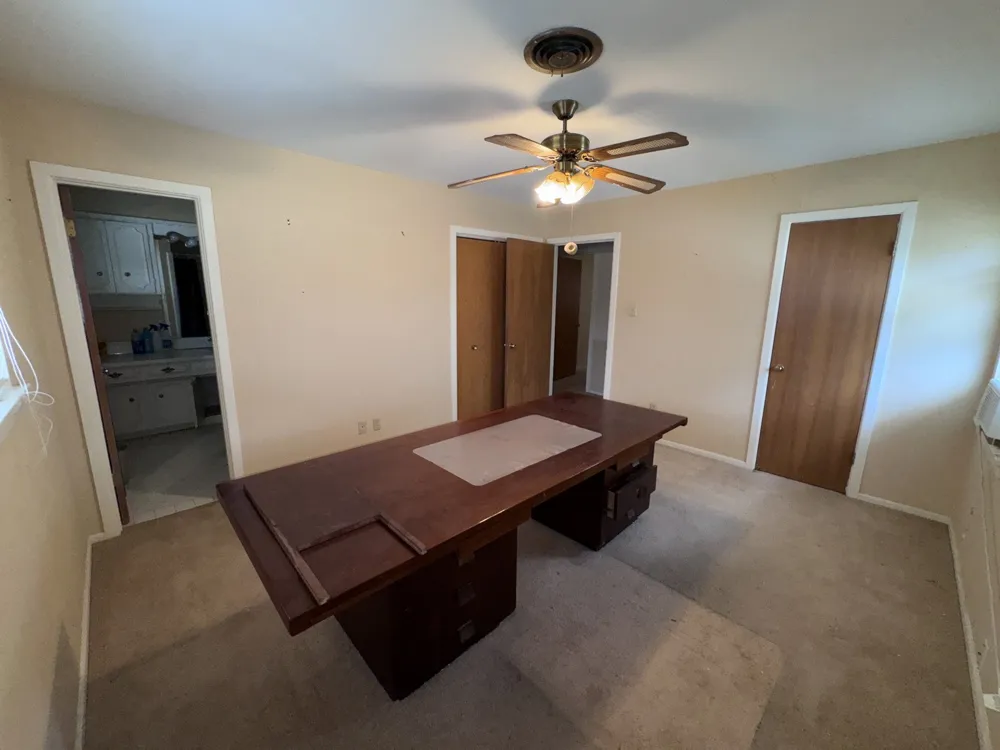 806 Sharpshire Street Grand Prairie, TX 75050