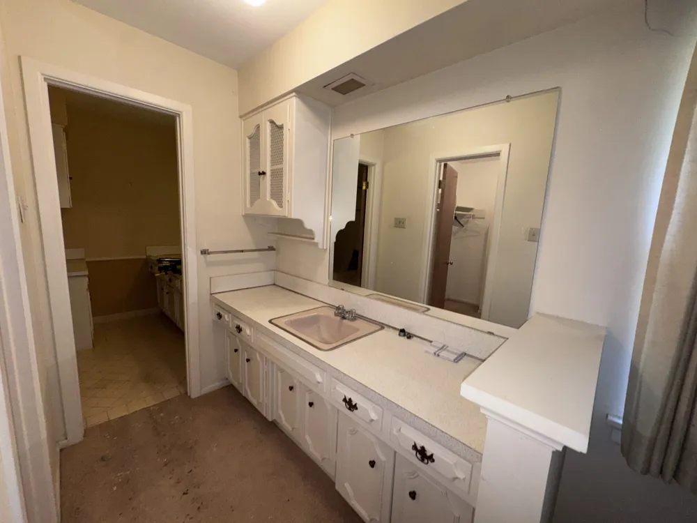 806 Sharpshire Street Grand Prairie, TX 75050