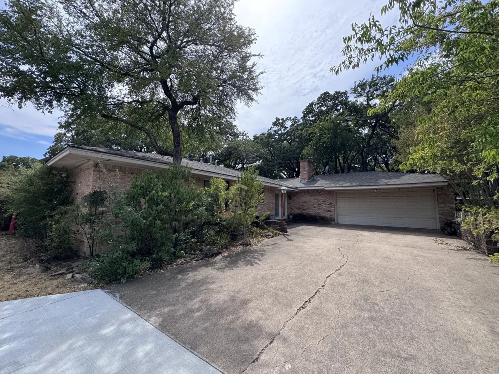 806 Sharpshire Street Grand Prairie, TX 75050