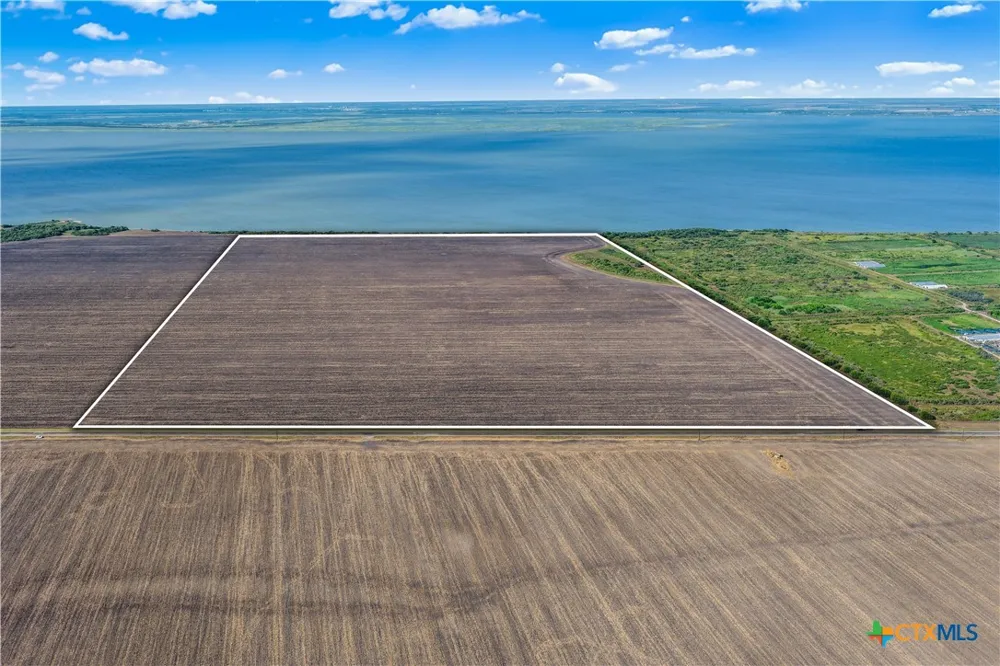 Fm 2040 Austwell, TX 77950