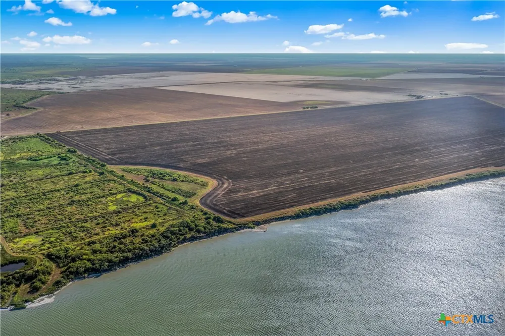 Fm 2040 Austwell, TX 77950