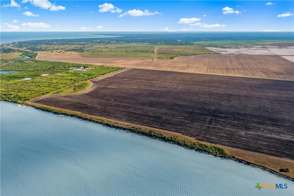 Fm 2040 Austwell, TX 77950