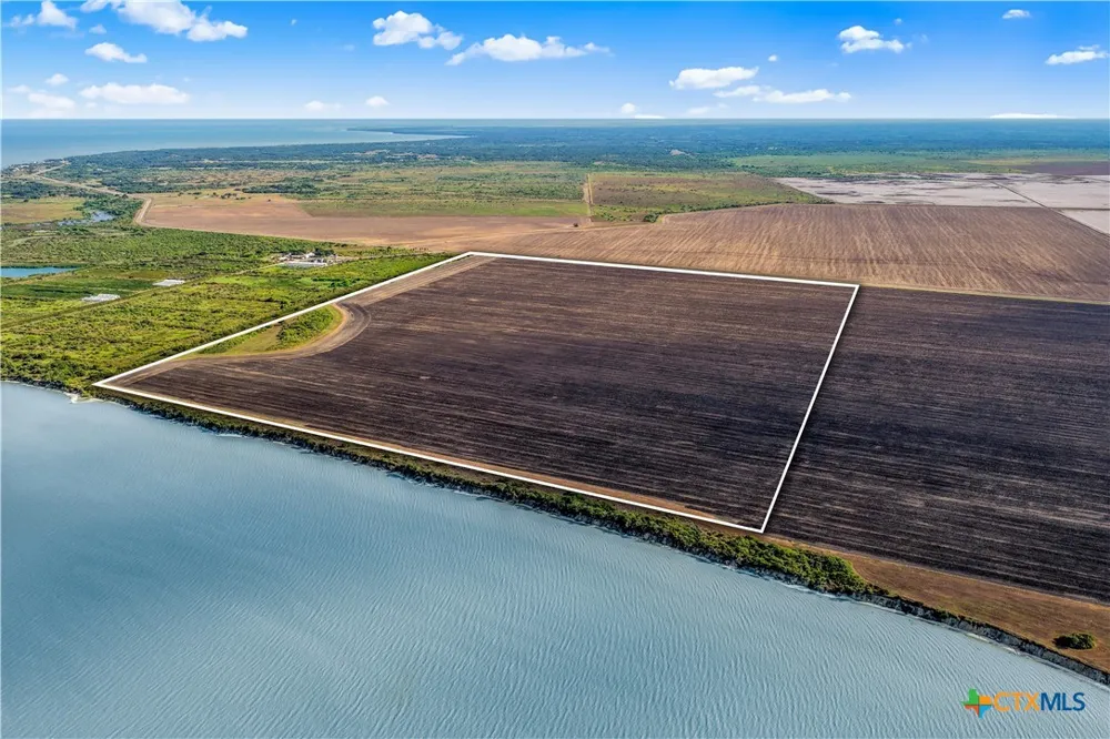 Fm 2040 Austwell, TX 77950