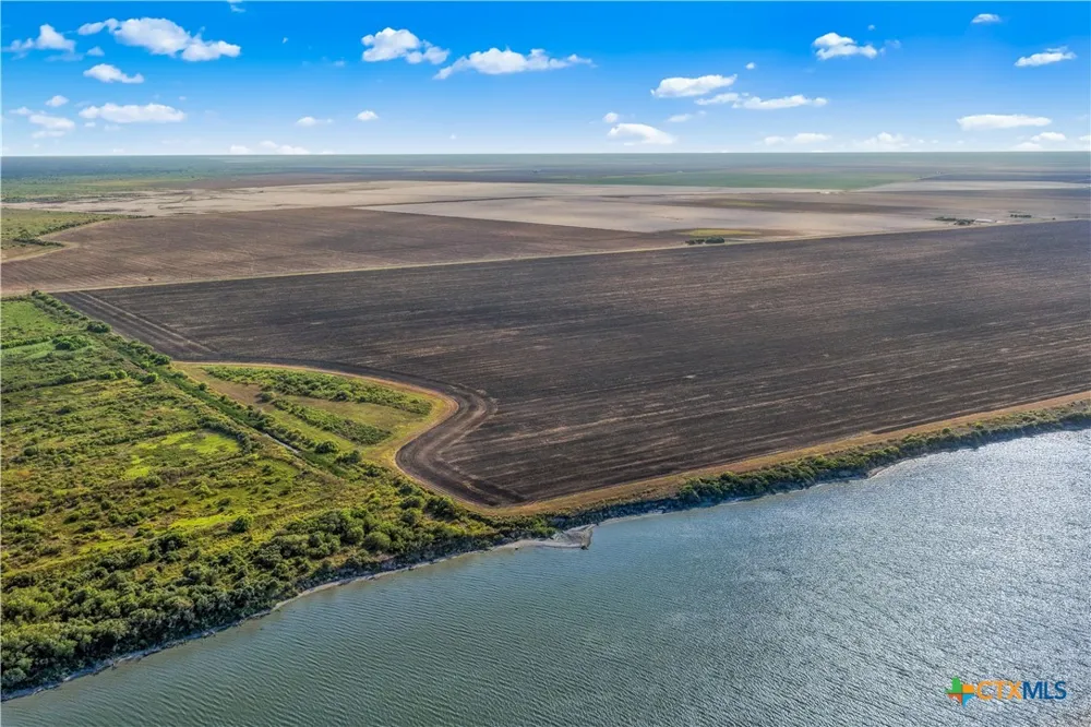 Fm 2040 Austwell, TX 77950