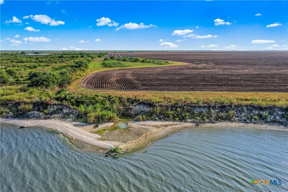 Fm 2040 Austwell, TX 77950