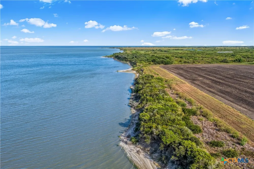 Fm 2040 Austwell, TX 77950
