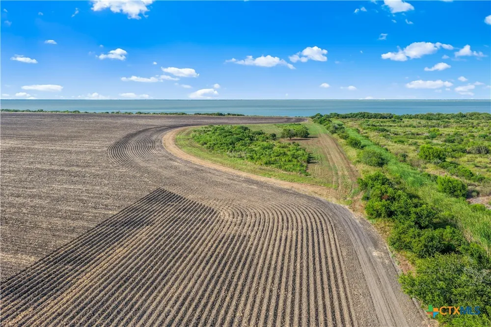 Fm 2040 Austwell, TX 77950