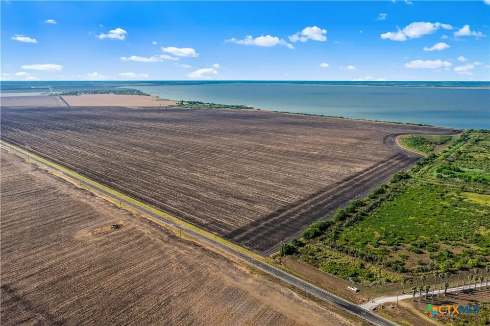 Fm 2040 Austwell, TX 77950
