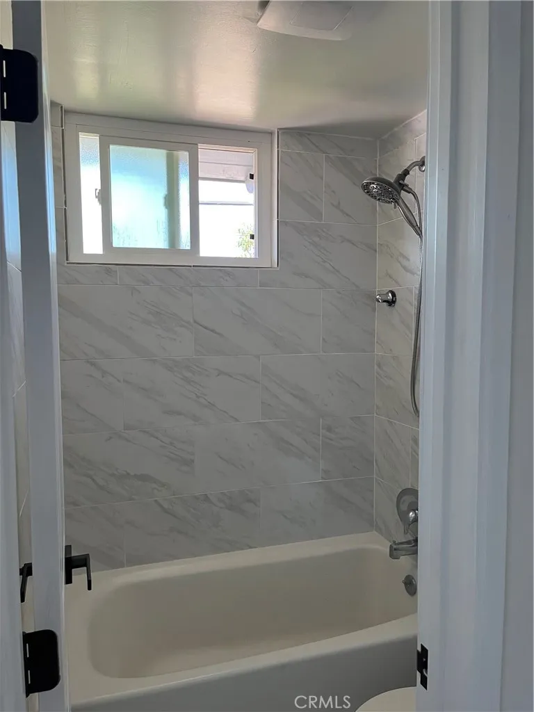 8981 Hildreth Avenue South Gate, CA 90280