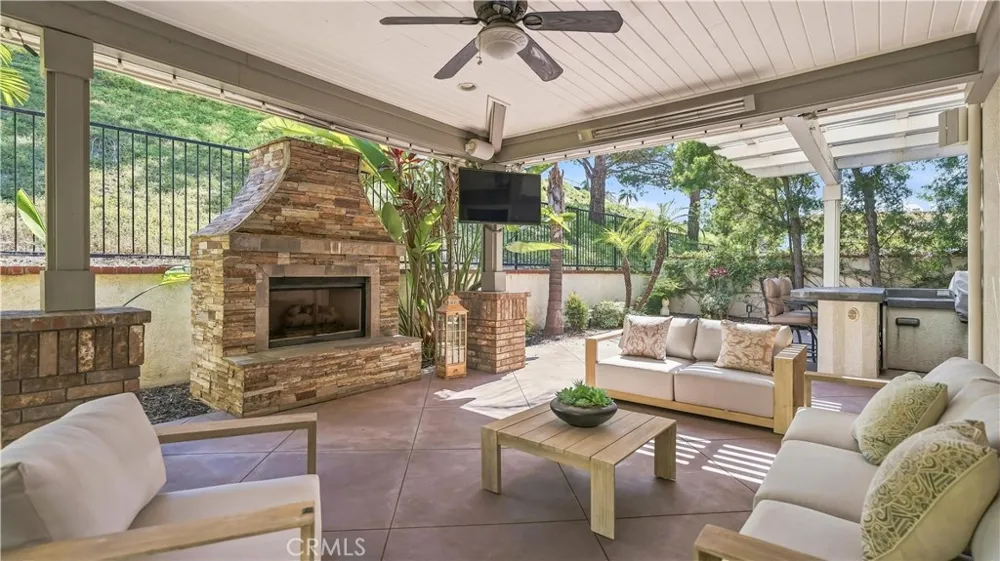 20040 Via Natalie Yorba Linda, CA 92887