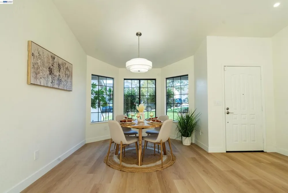 1057 Topsail Drive Vallejo, CA 94591