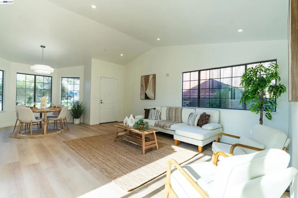 1057 Topsail Drive Vallejo, CA 94591
