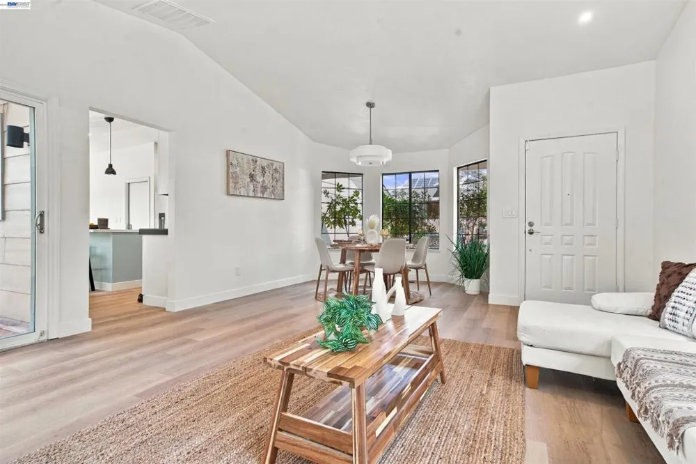 1057 Topsail Drive Vallejo, CA 94591