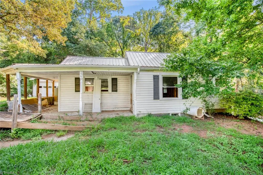 123 Old Linville Road Kernersville, NC 27284