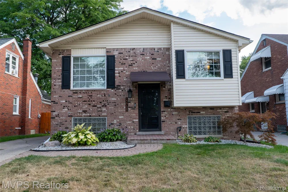22708 Alger Street St Clair Shores City, MI 48080
