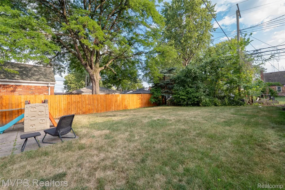 22708 Alger Street St Clair Shores City, MI 48080