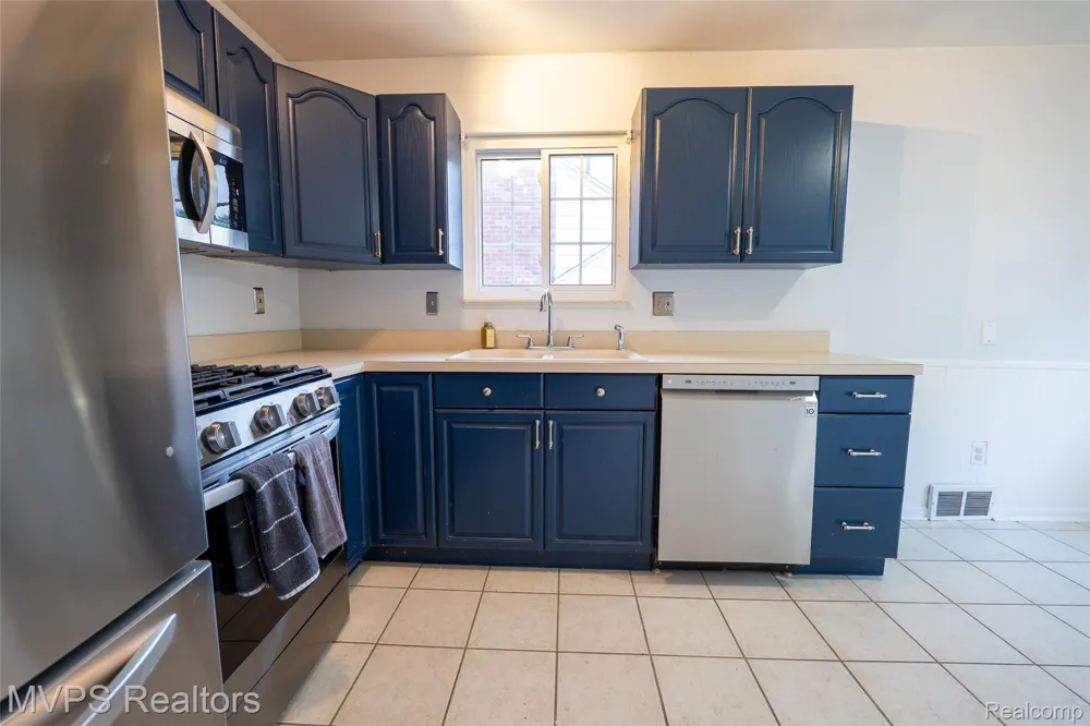 22708 Alger Street St Clair Shores City, MI 48080