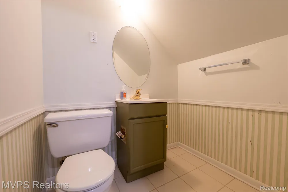 22708 Alger Street St Clair Shores City, MI 48080