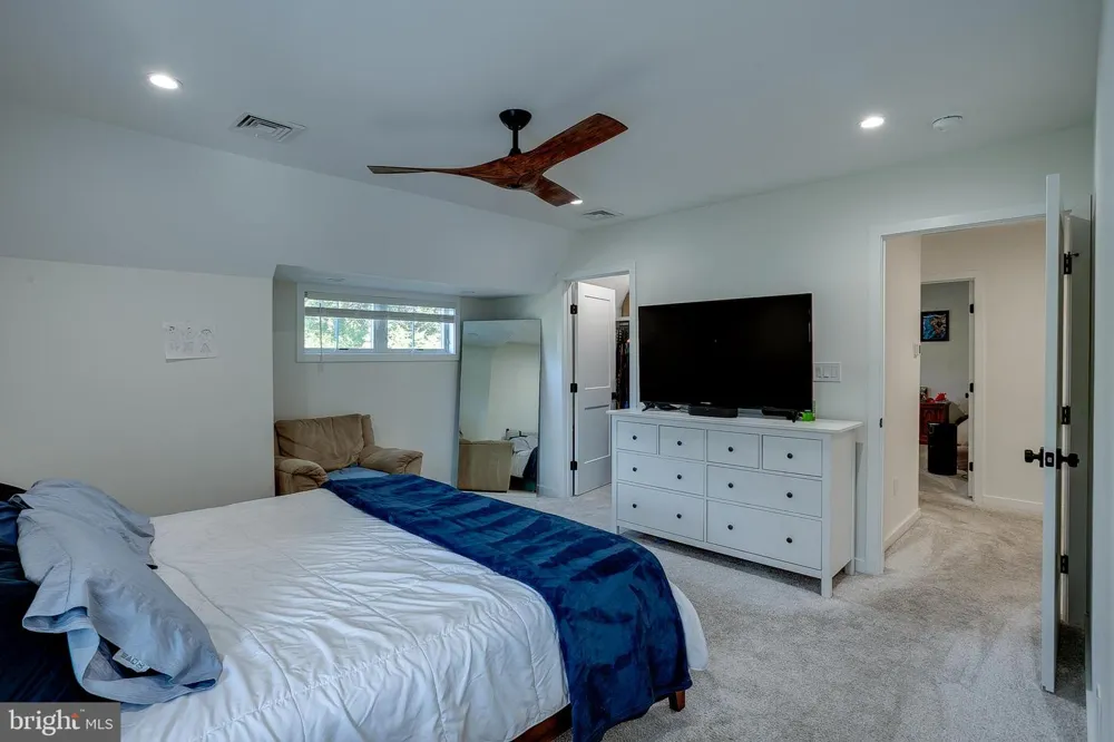 306 HIGH STREET Moorestown, NJ 08057