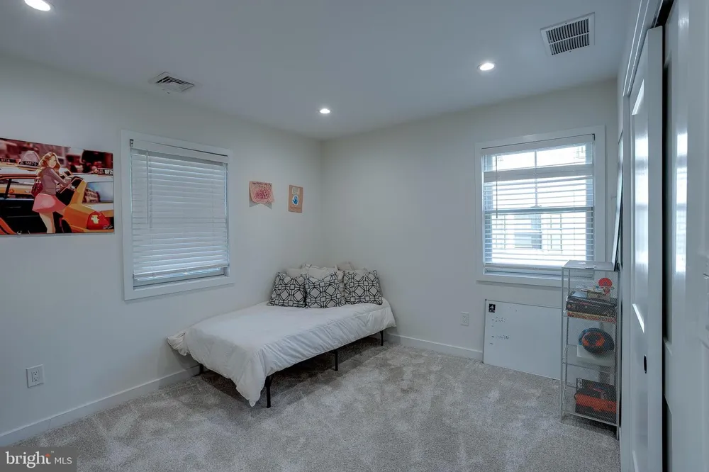 306 HIGH STREET Moorestown, NJ 08057