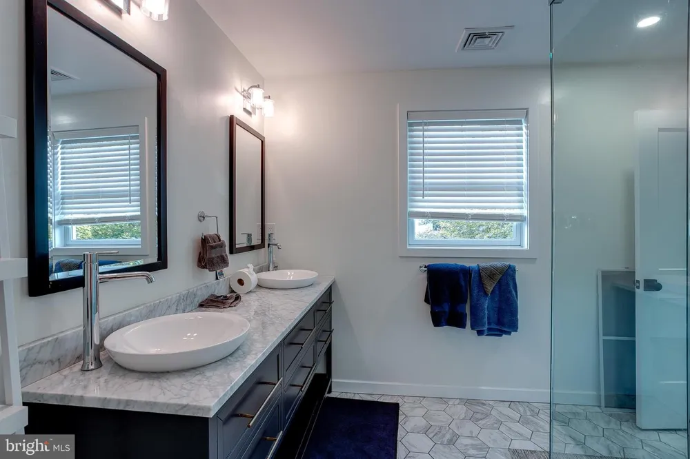 306 HIGH STREET Moorestown, NJ 08057