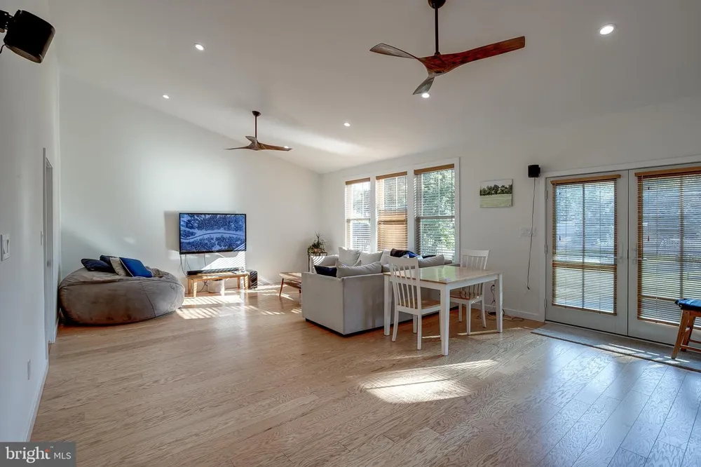 306 HIGH STREET Moorestown, NJ 08057
