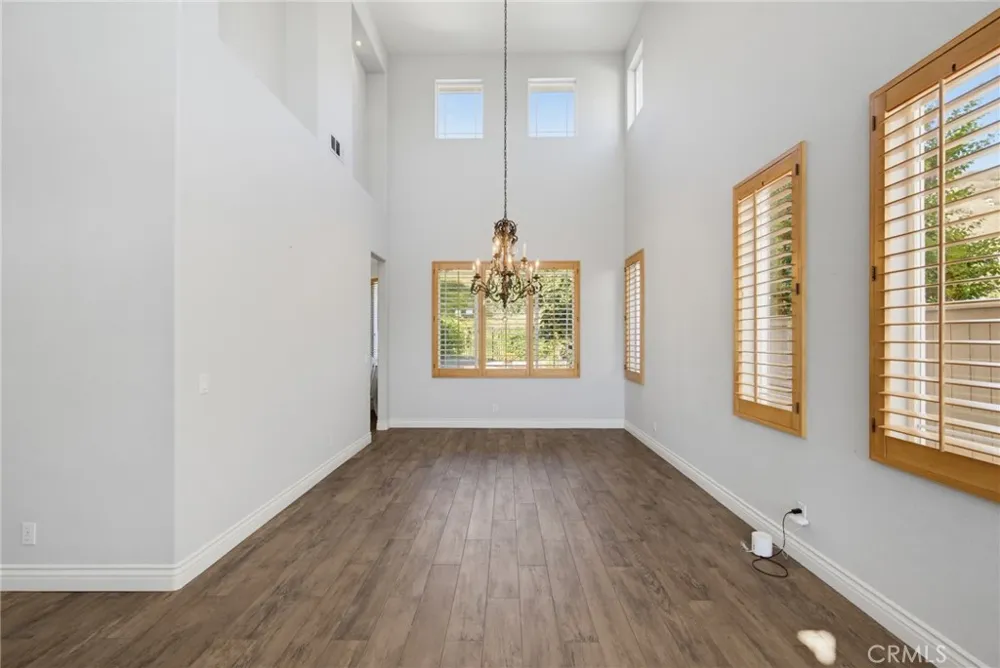 5367 Churchwood Drive Oak Park, CA 91377