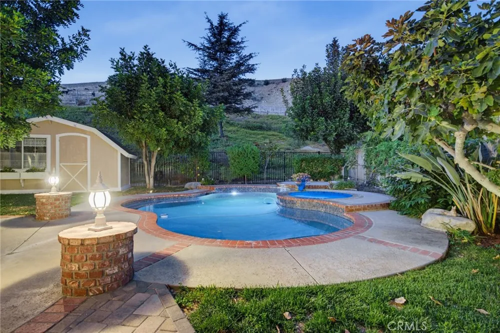 5367 Churchwood Drive Oak Park, CA 91377