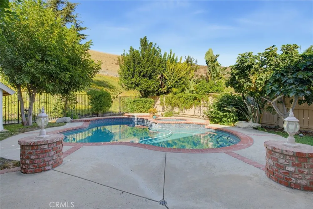 5367 Churchwood Drive Oak Park, CA 91377