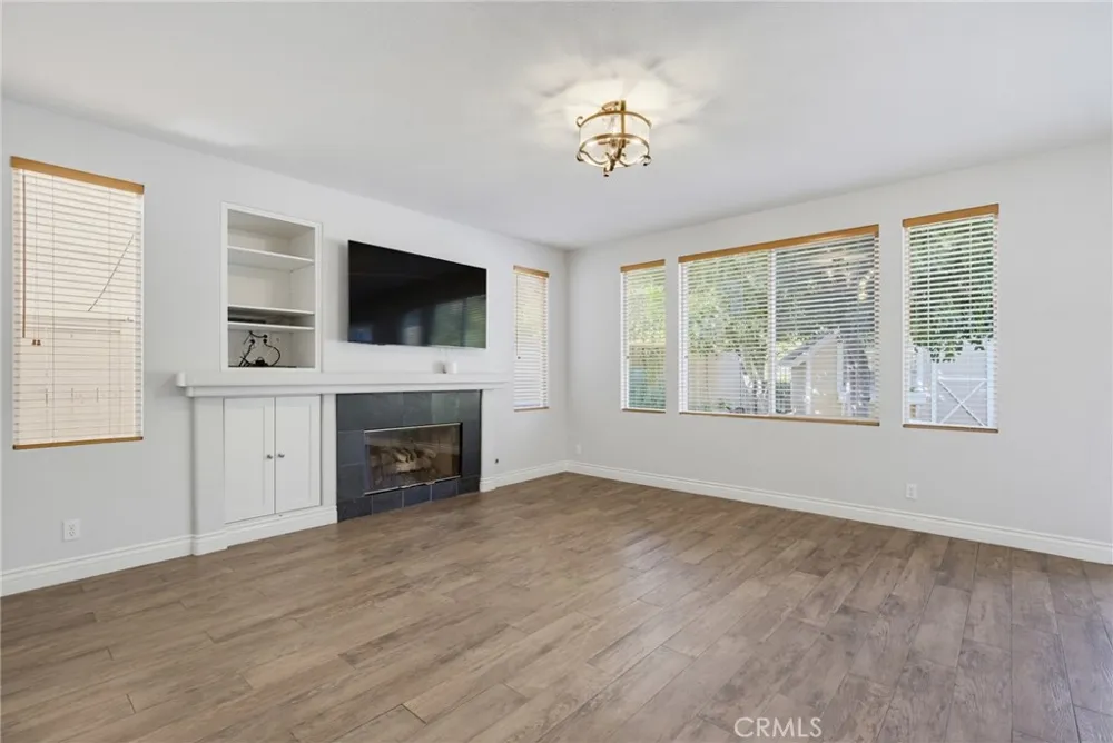 5367 Churchwood Drive Oak Park, CA 91377