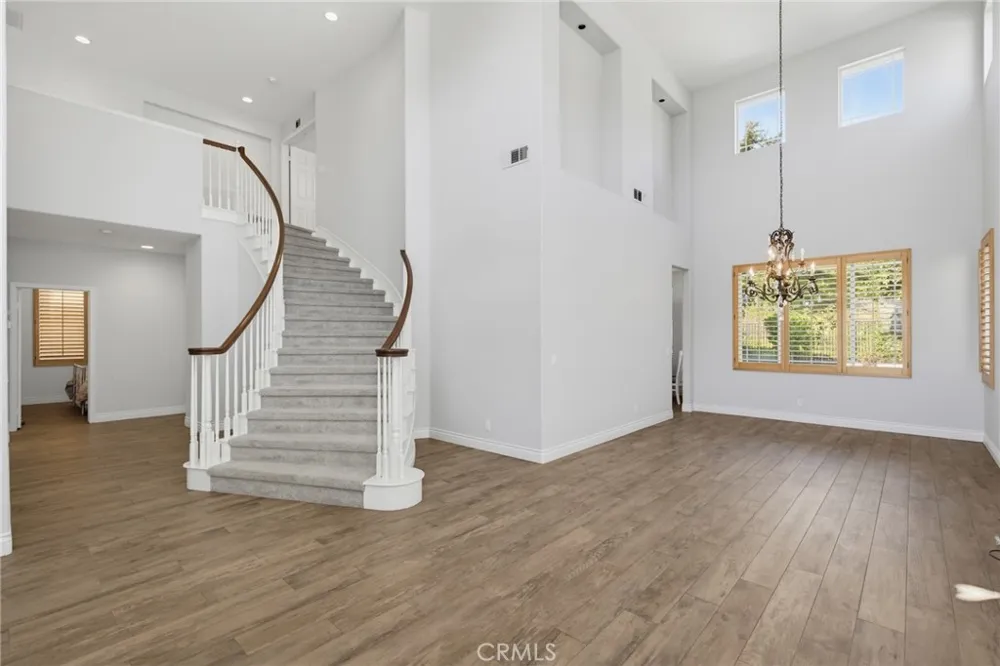 5367 Churchwood Drive Oak Park, CA 91377