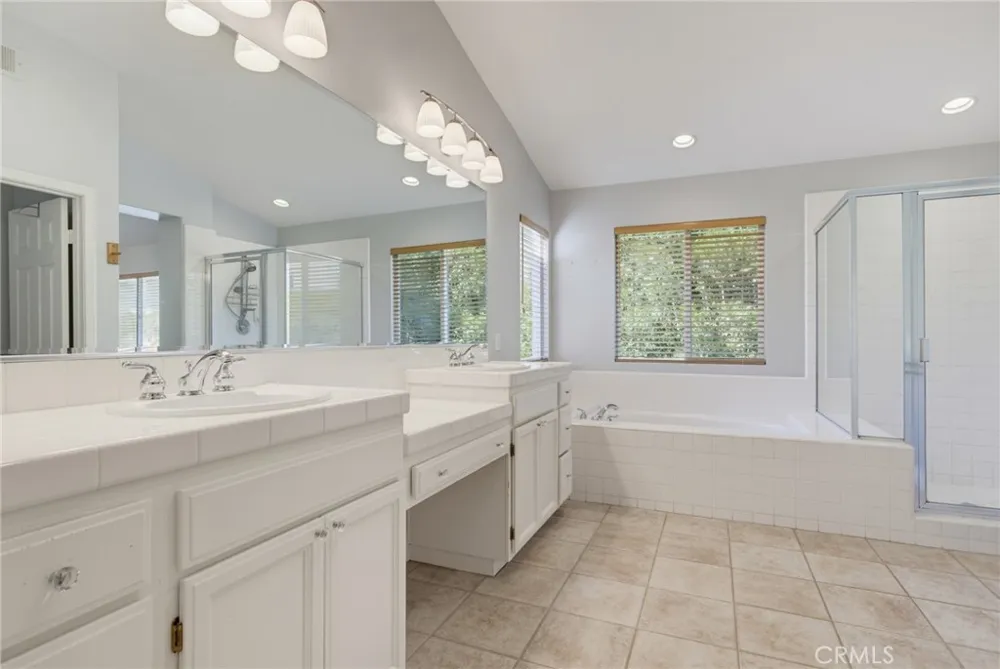 5367 Churchwood Drive Oak Park, CA 91377