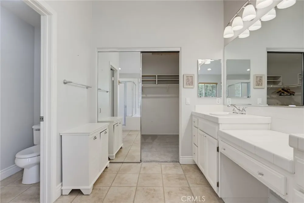5367 Churchwood Drive Oak Park, CA 91377