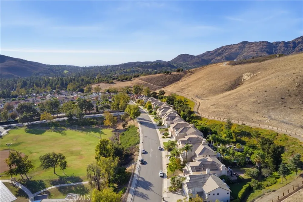 5367 Churchwood Drive Oak Park, CA 91377