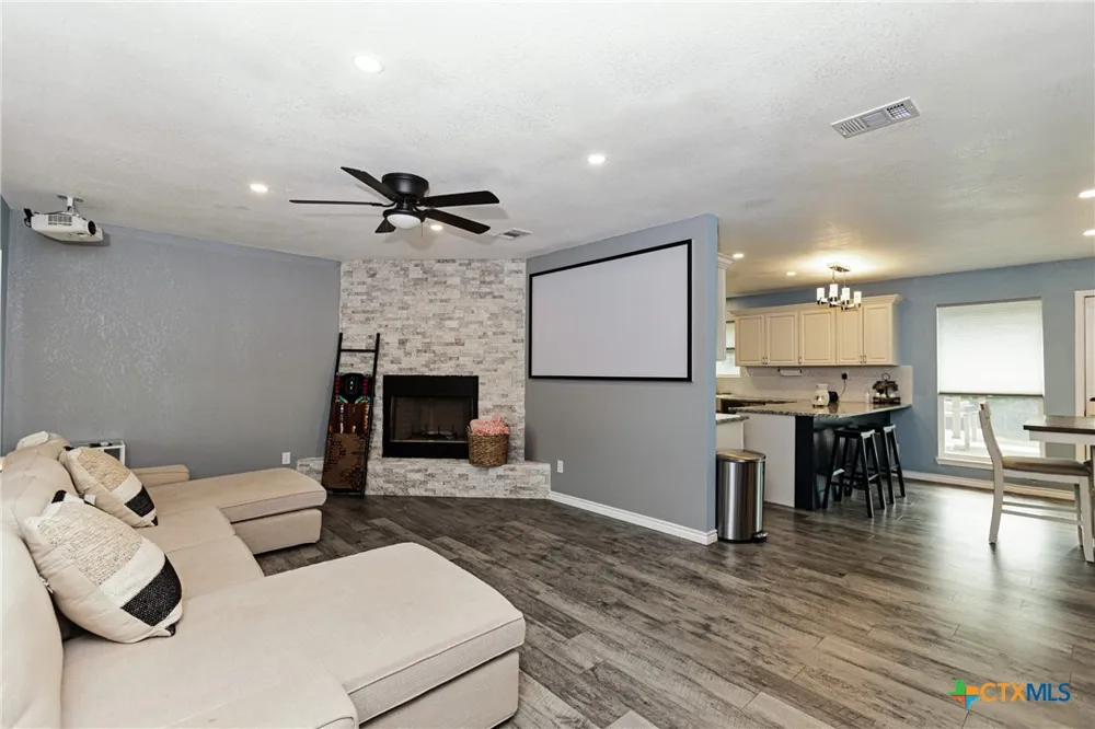 2604 Ridglea Court Killeen, TX 76543
