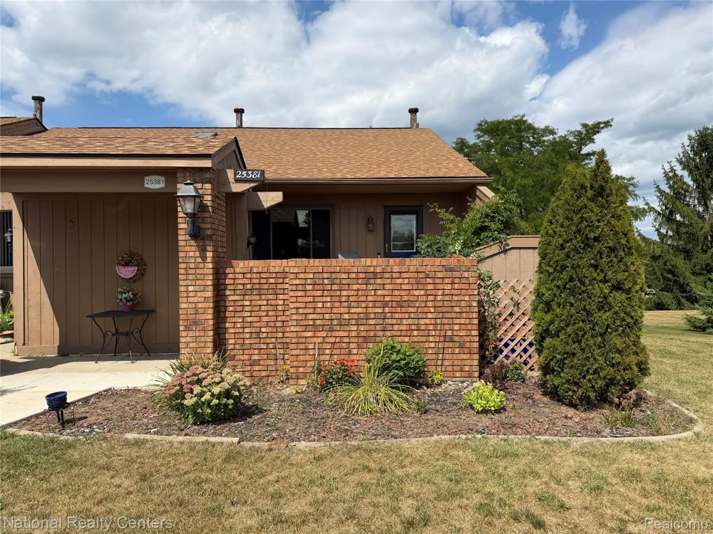 25381 Potomac Drive #6 South Lyon City, MI 48178