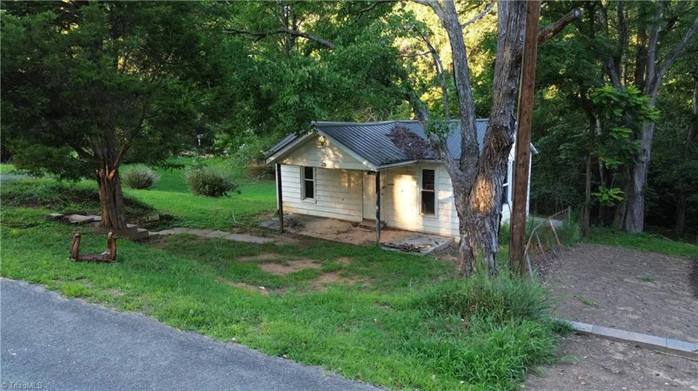 129 Old Linville Road Kernersville, NC 27284
