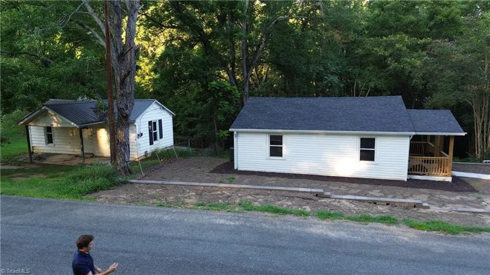 129 Old Linville Road Kernersville, NC 27284