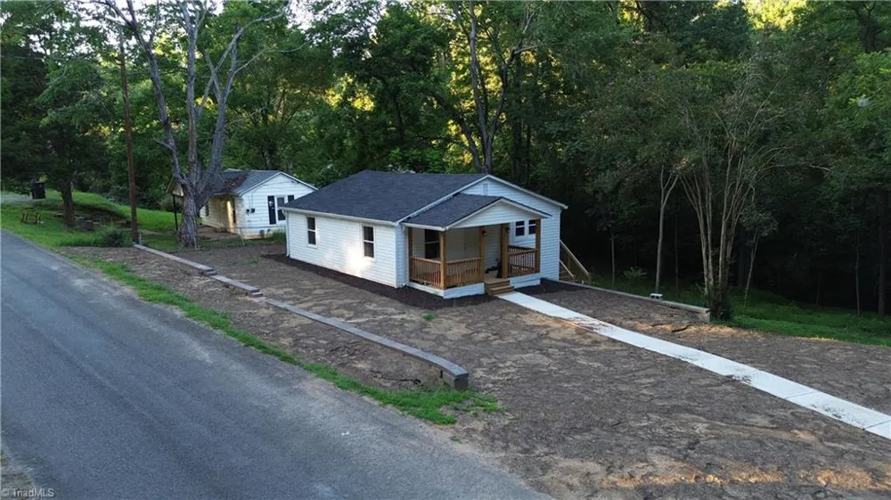 129 Old Linville Road Kernersville, NC 27284