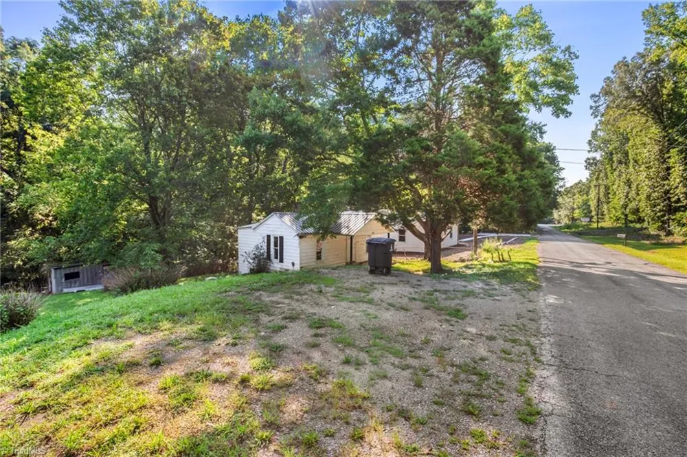129 Old Linville Road Kernersville, NC 27284