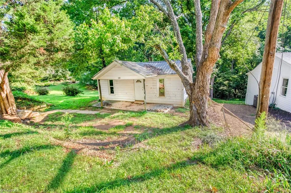 129 Old Linville Road Kernersville, NC 27284