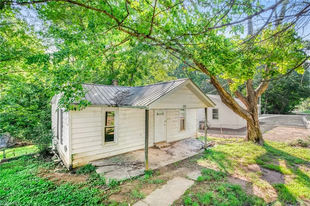 129 Old Linville Road Kernersville, NC 27284
