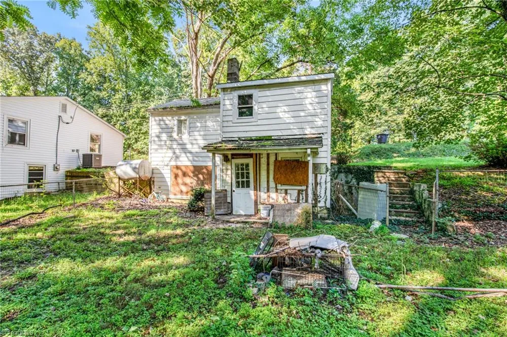 129 Old Linville Road Kernersville, NC 27284