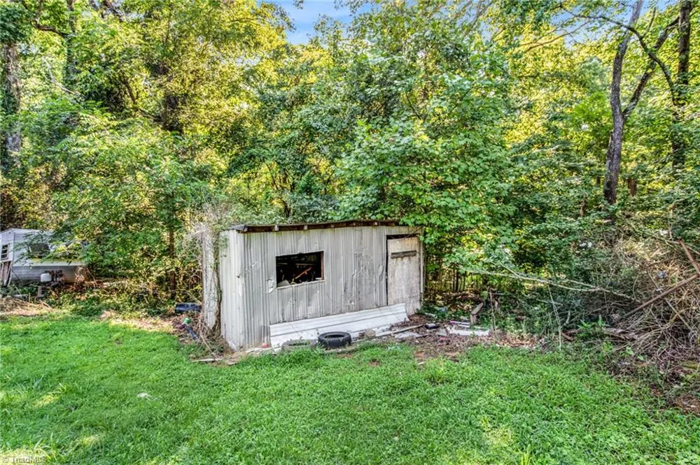 129 Old Linville Road Kernersville, NC 27284