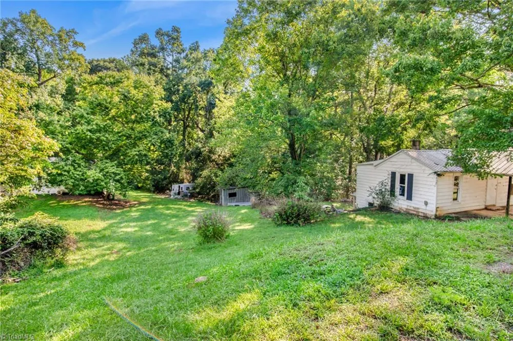 129 Old Linville Road Kernersville, NC 27284