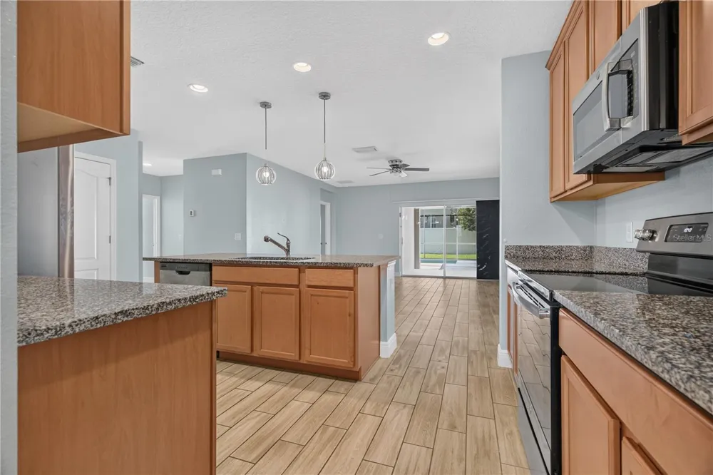 878 BENJAMIN TRAIL Davenport, FL 33837